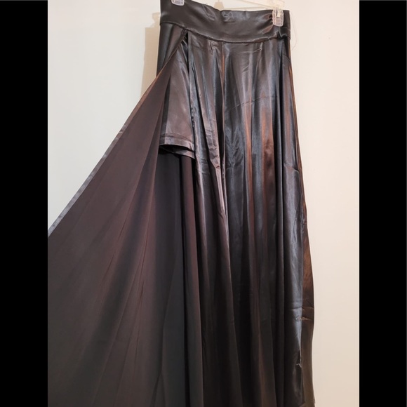 Akira Black Satin High Slit Skirt 🖤 - Picture 6 of 8